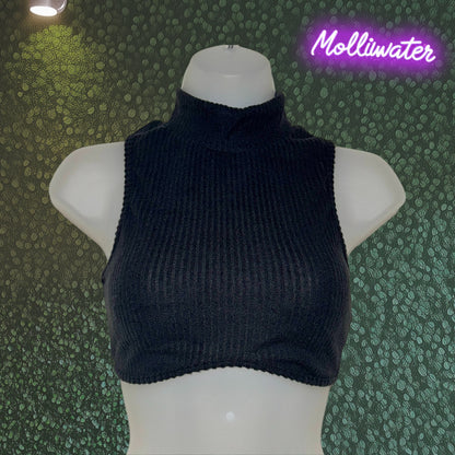 Ribbed Curve High Neck Crop Top