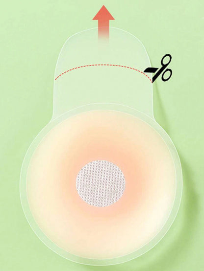 Close-up of the pull-tab lift design and adhesive center