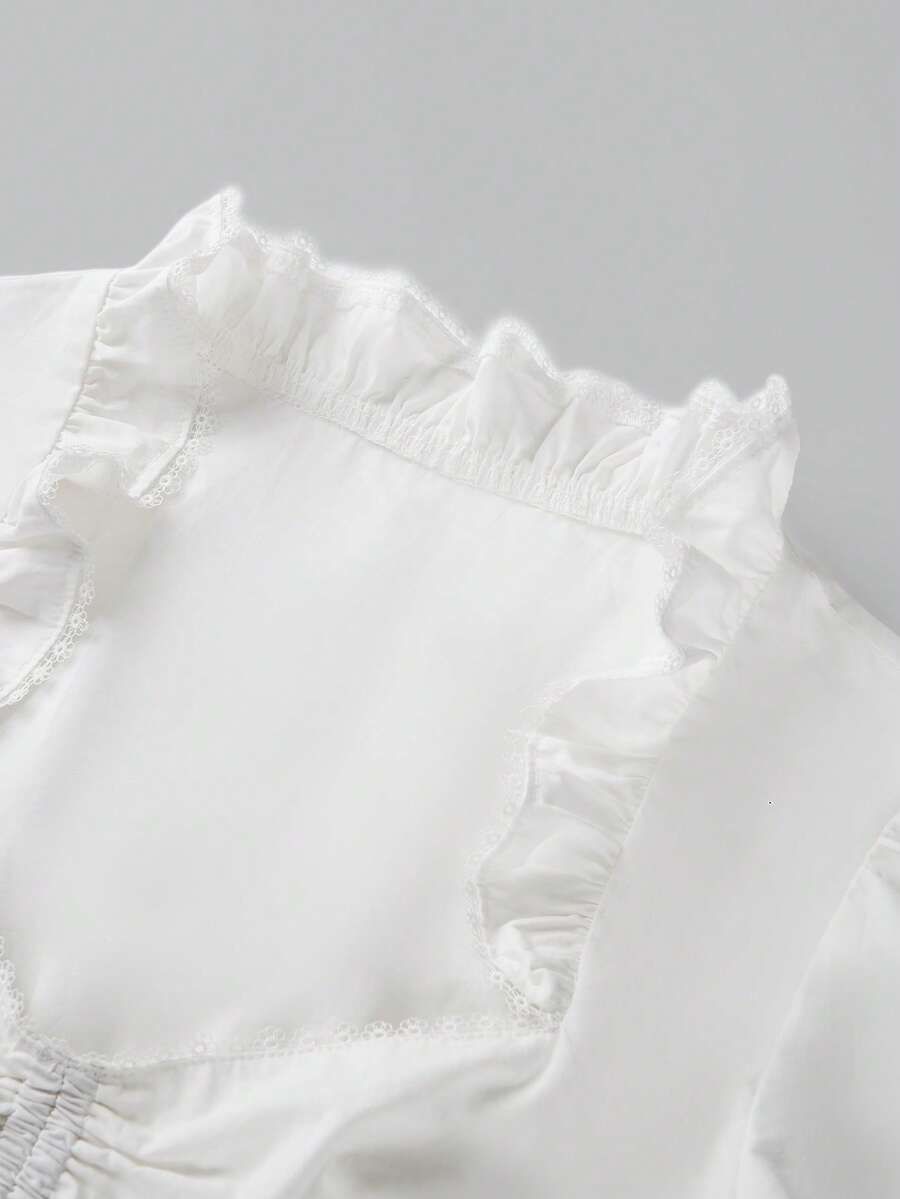 Lace ruffle collar close-up