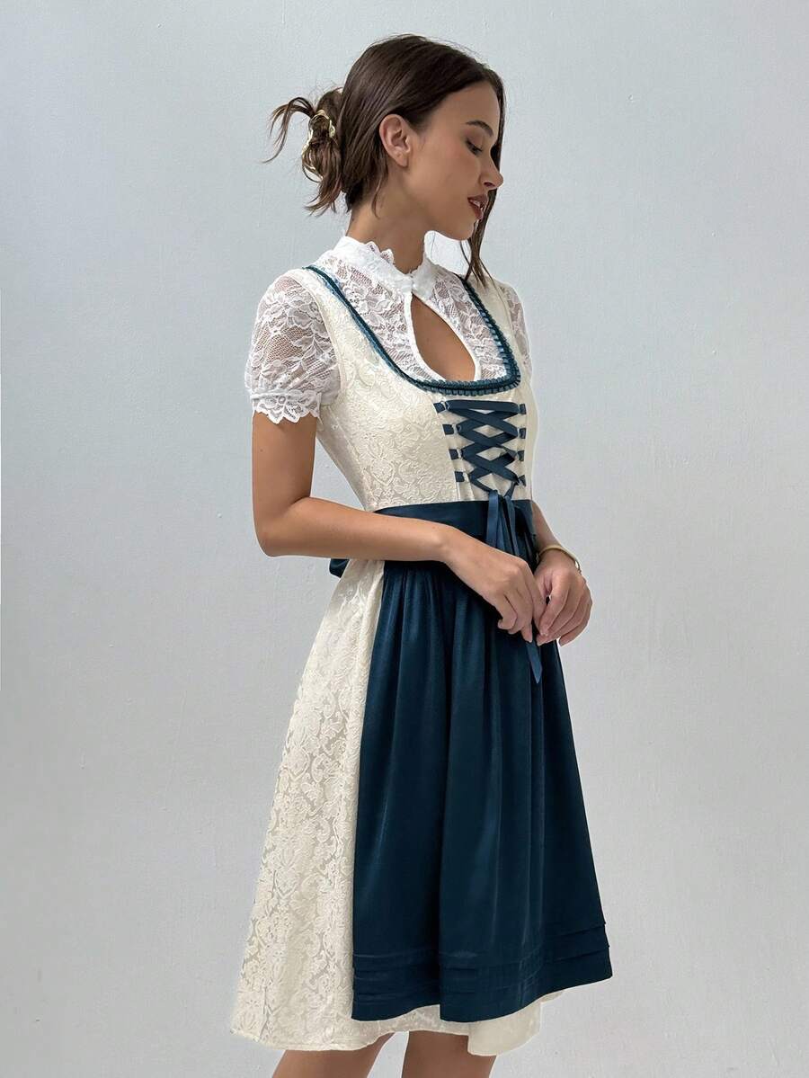 Dirndl lace bodice detail