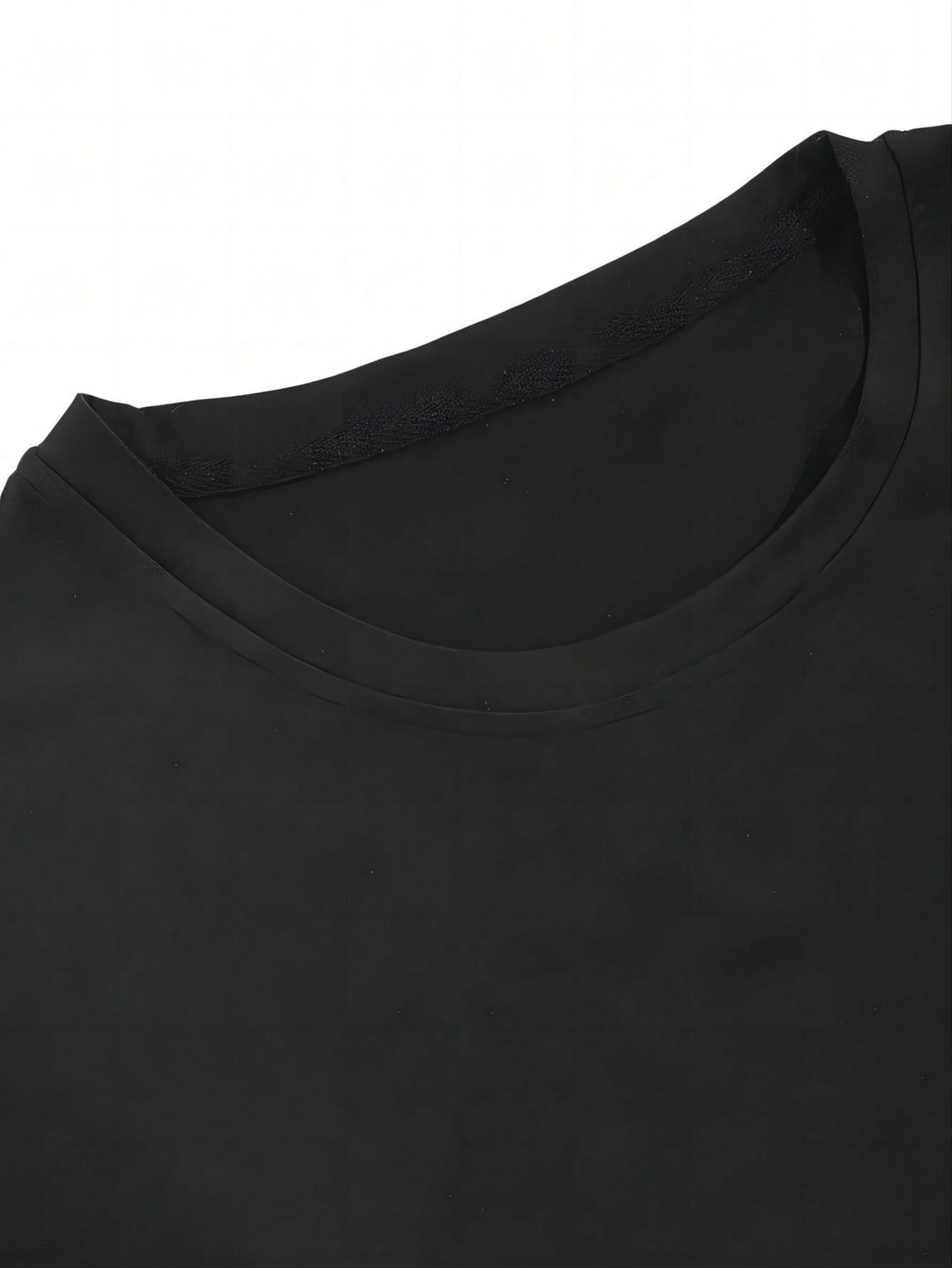 Crew neckline detail