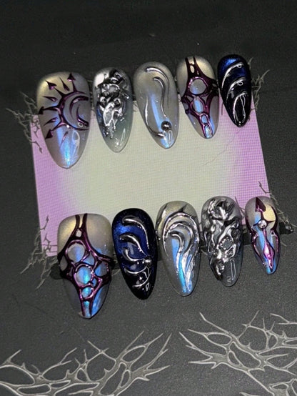 Thornbound Opal press on nails, iridescent chrome and thorn detail