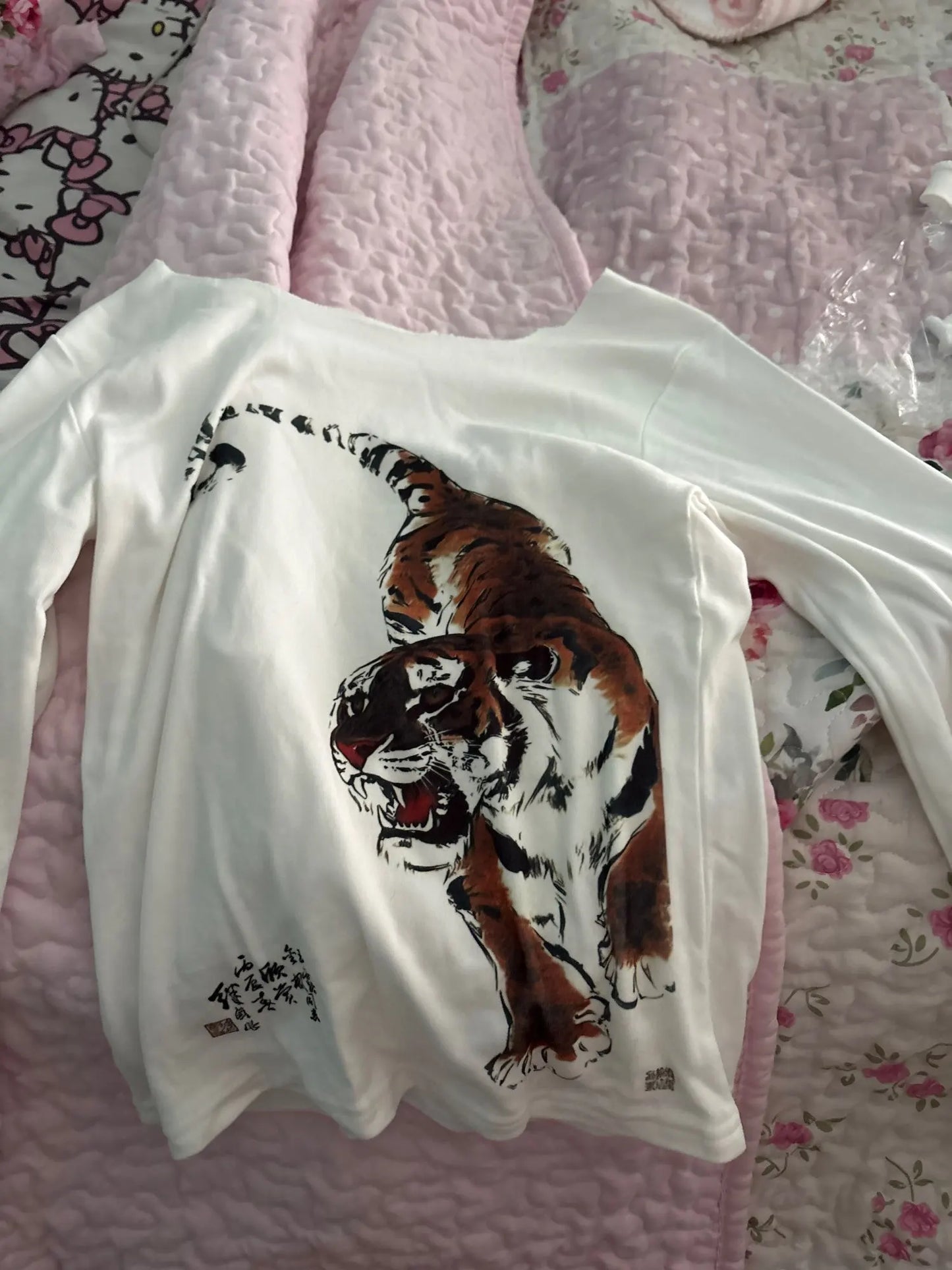 Close view of the ink tiger print across the front