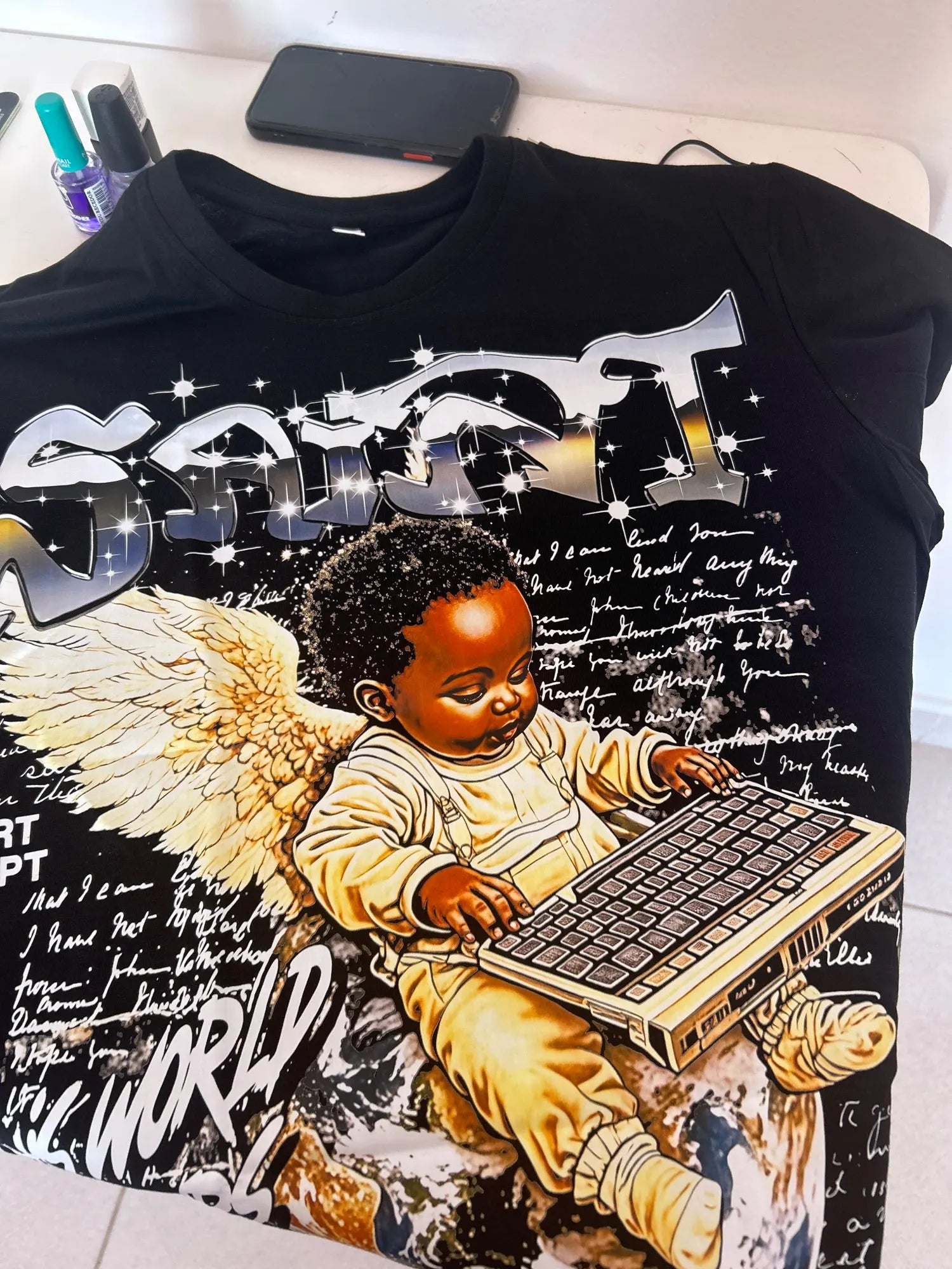 Cherub front graphic detail