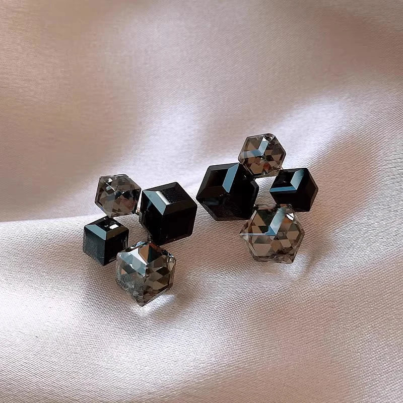 Smoke Black crystal cube cluster studs