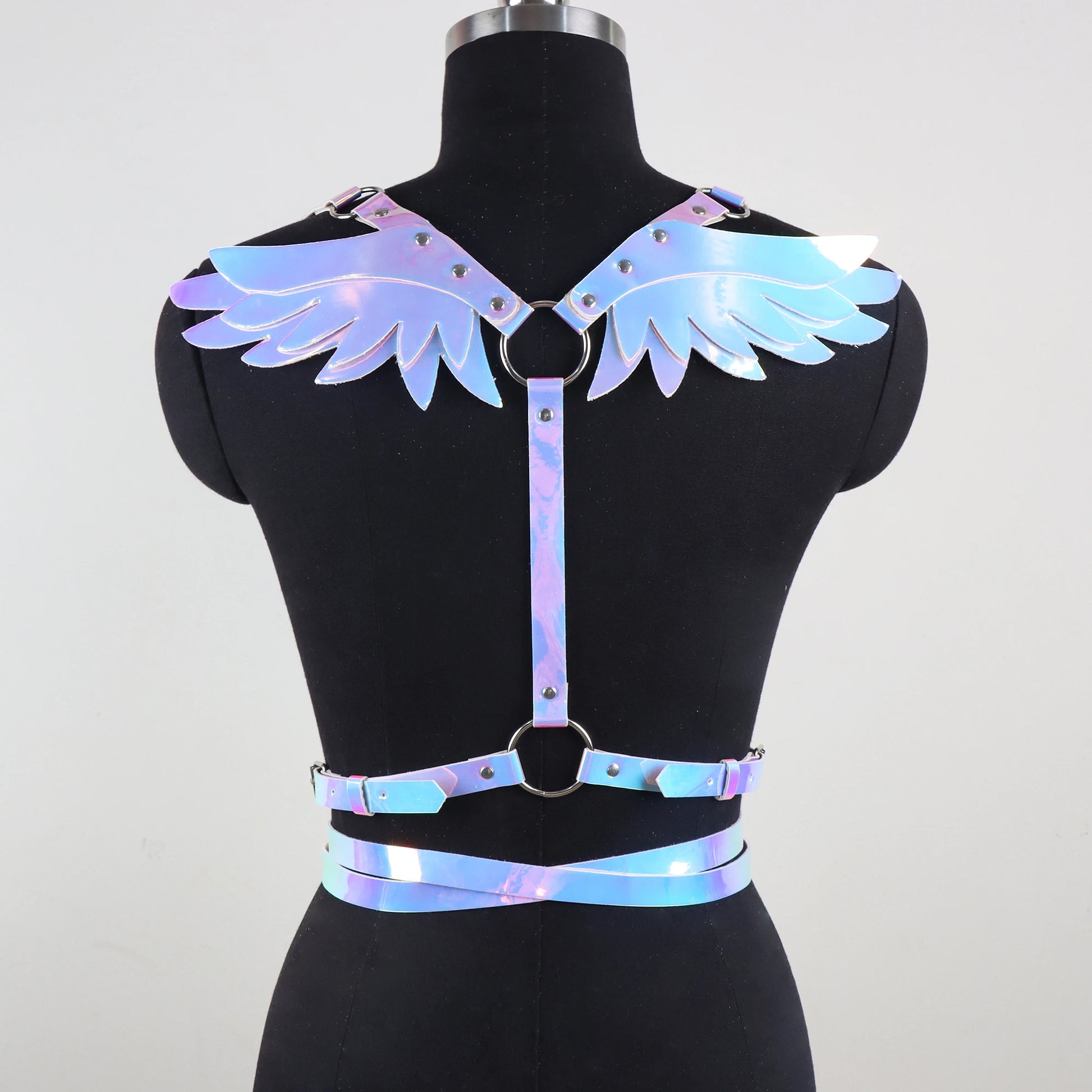 Harness front on a mannequin