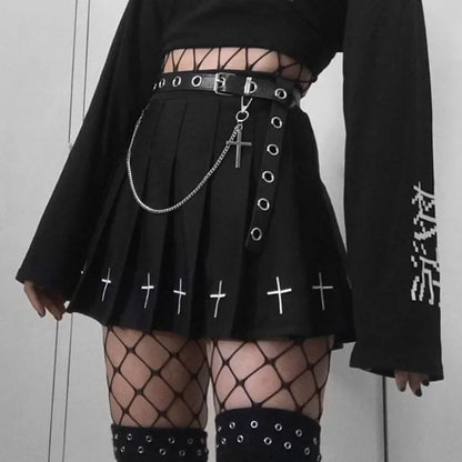 Pleated mini skirt with grommet belt and chain