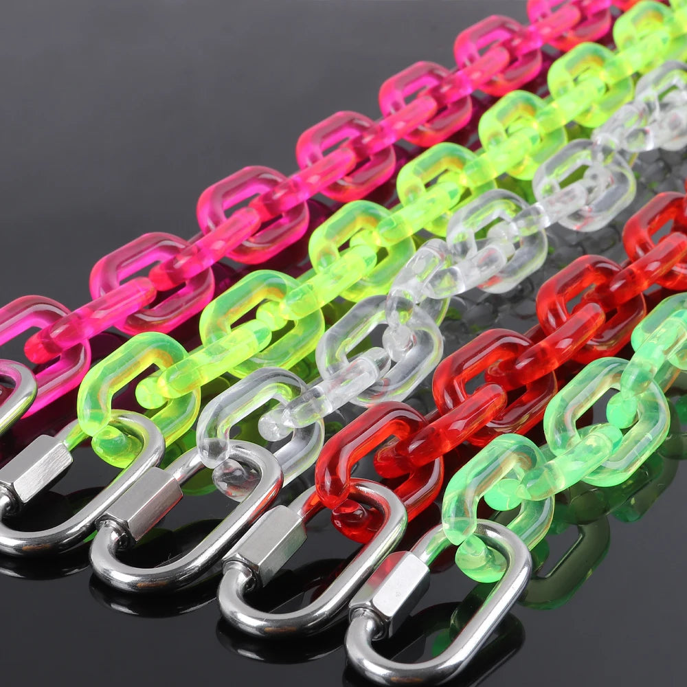 Carabiner lock closure detail