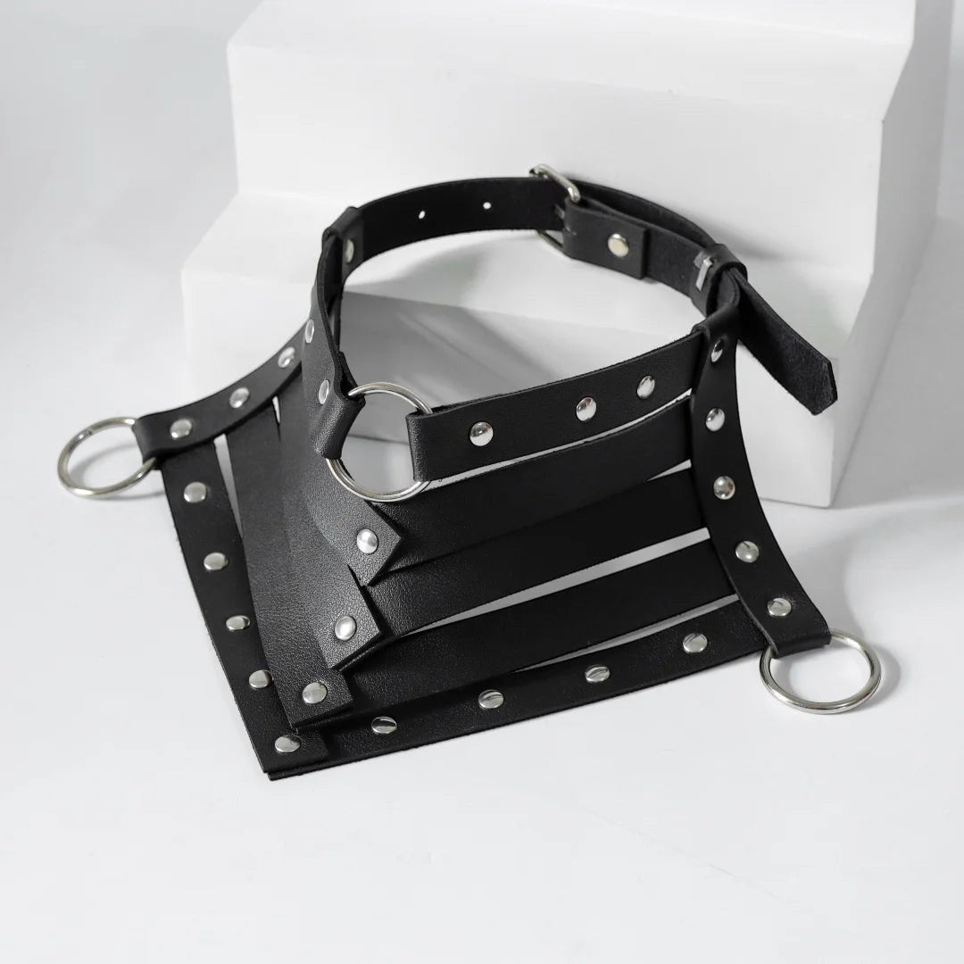 Buckle closure detail