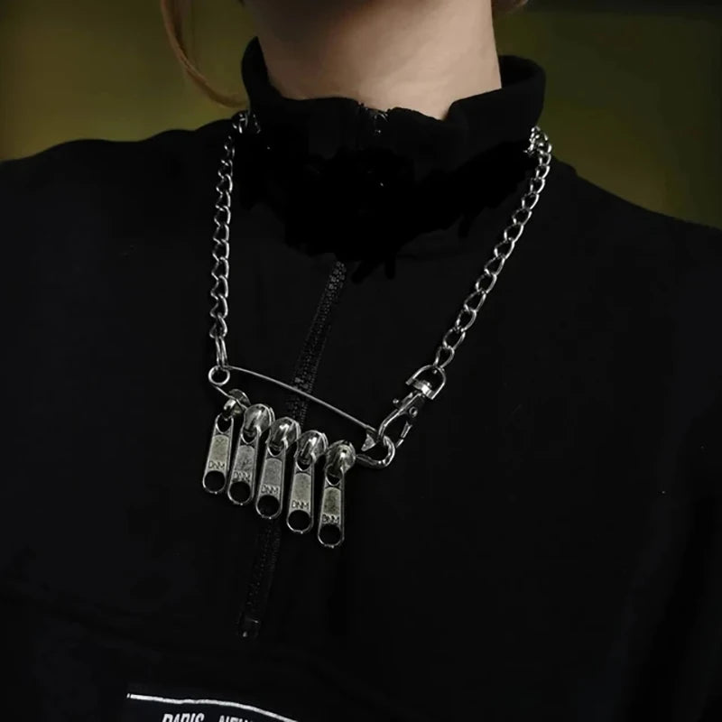 Chain row choker style