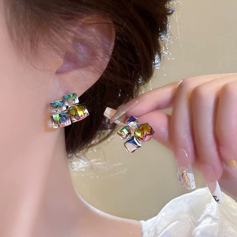 Crystal cube cluster stud detail