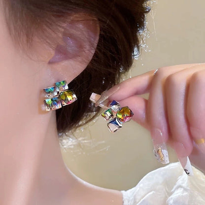 Crystal cube cluster stud detail