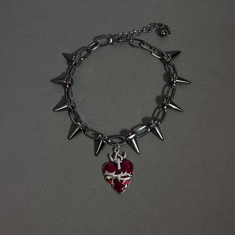 Choker close up