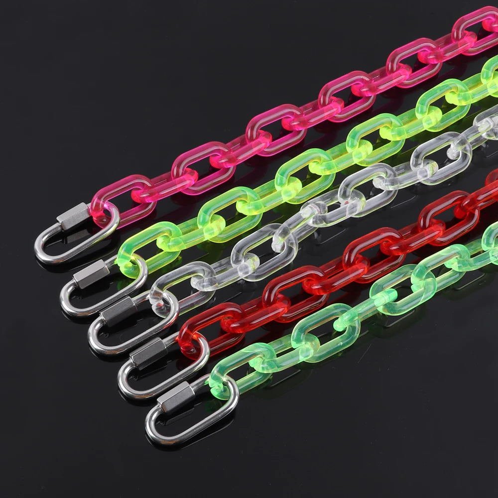 Chain link detail
