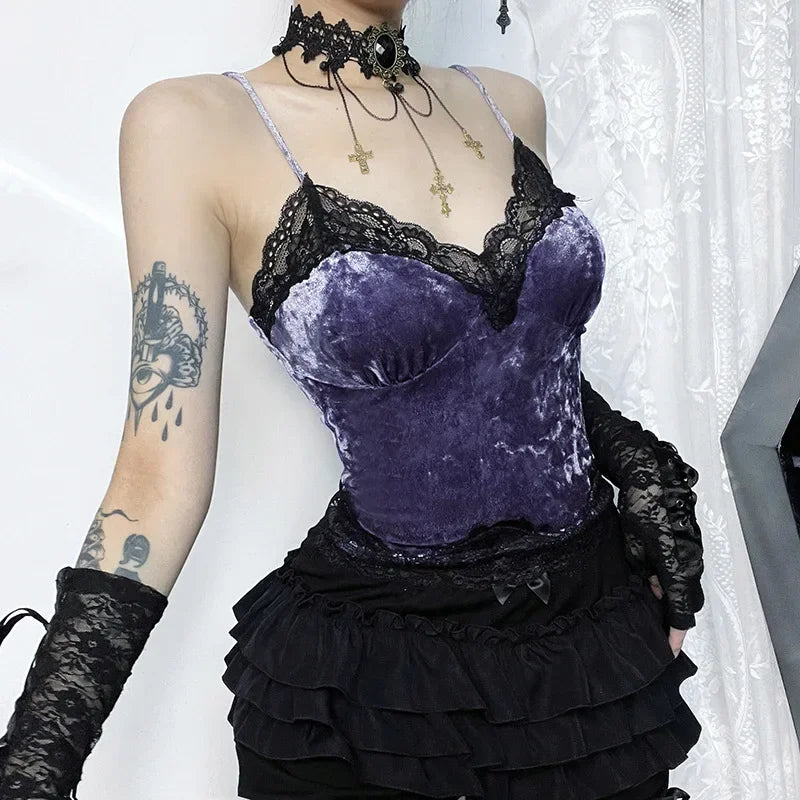 Close view of the lace trim and sweetheart neckline