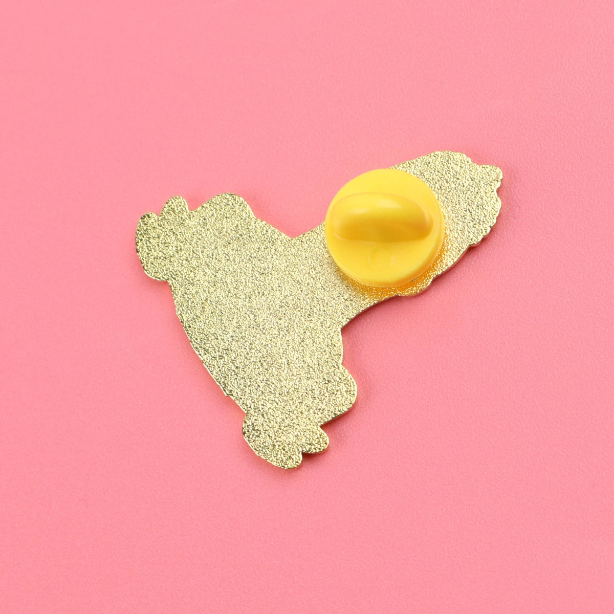 Back of the pin with rubber clutch