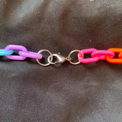 Lobster clasp detail