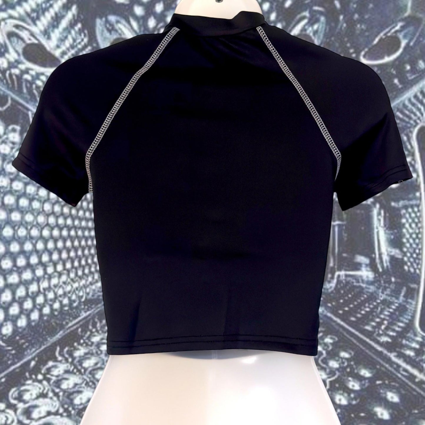 Voidline Cutout Tech Top - Long Sleeve Mesh Crop