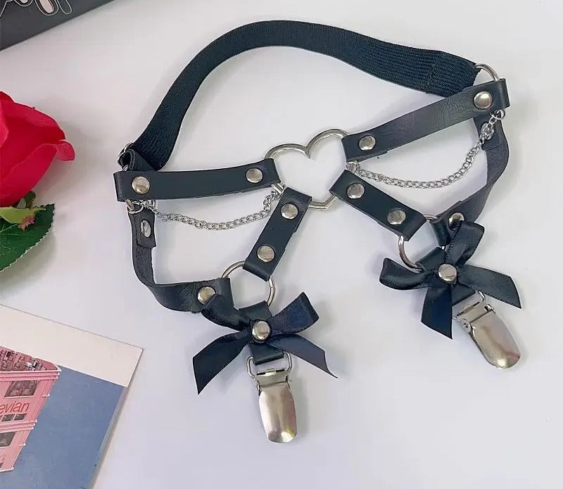 Heart Attack finish - heart cut O-ring, twin bows and silver chain