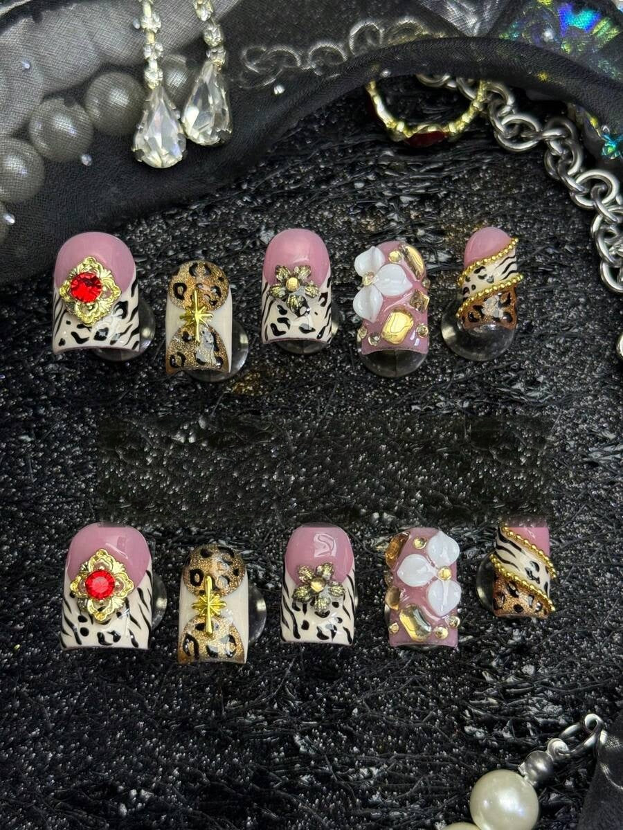 Champagne Safari short square press-on nail set, full ten-piece set on black lace