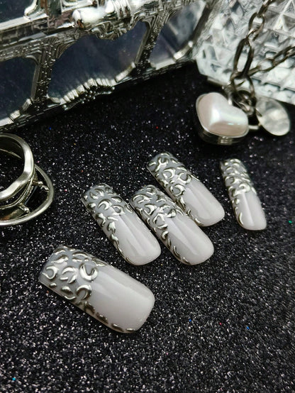 Liquid Leopard press on nails detail